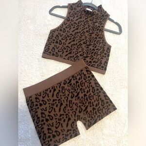 Bozzolo Brown and Black Ribbed Cheetah Print Set